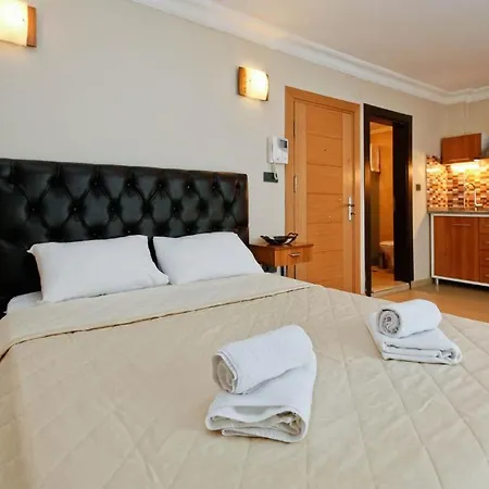 Royem Suites 3*