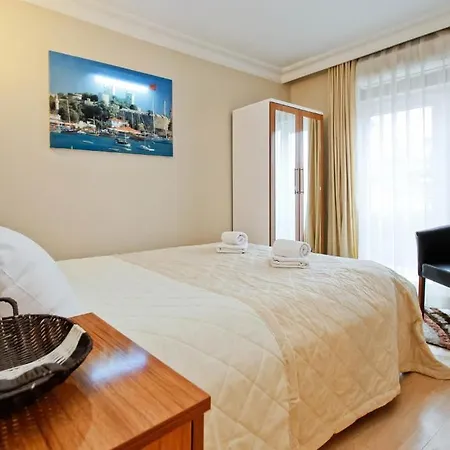 Апарт-отель Royem Suites