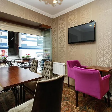 Royem Suites 3*